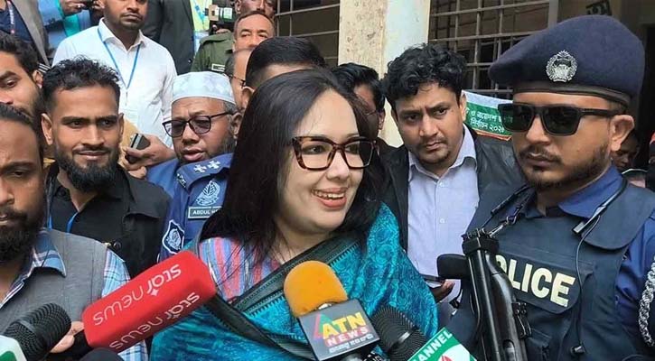 কেন্দ্র দখল ও সিল মারার পরিকল্পনার অভিযোগ রুমিন ফারহানার