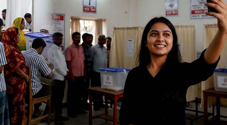 ভোটকেন্দ্রে সেলফি তোলা যাবে কি