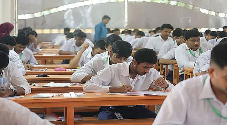 এইচএসসি–সমমানের পরীক্ষা শুরু