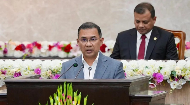 ‘নিরাপত্তার ঘেরাটোপ সরকার প্রধানকে যেন জনগণ থেকে দূরে ঠেলে না দেয়’: প্রধানমন্ত্রী