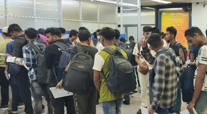 দেশে ফিরলেন লিবিয়ায় বন্দি থাকা ১৭৪ বাংলাদেশি