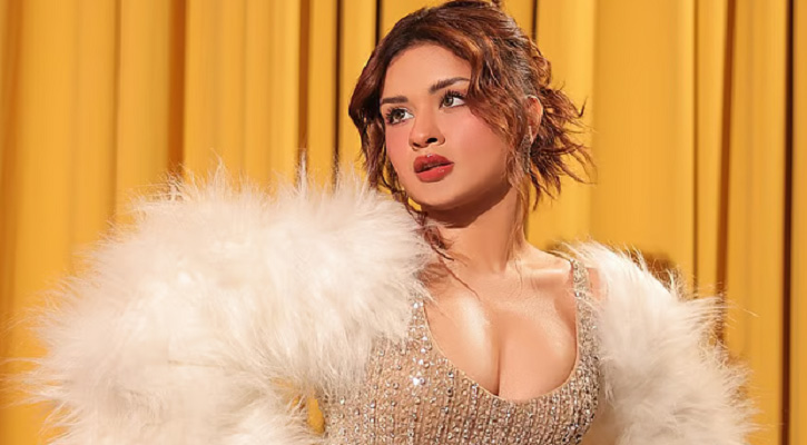 বিরাট কোহলির সঙ্গে ব্যাপকভাবে ট্রলের শিকার সেই অভিনেত্রী মুখ খুললেন