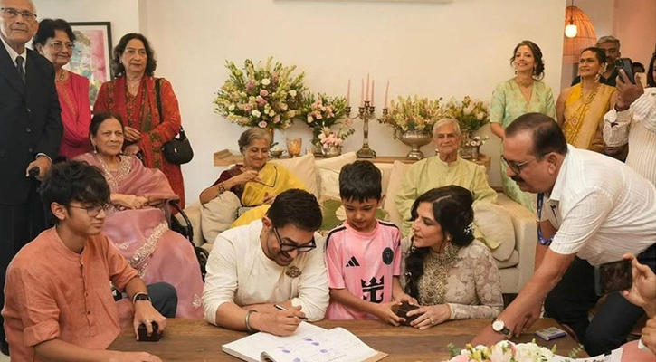 তিন সন্তান পাশে, তৃতীয় বিয়ে করলেন আমির খান