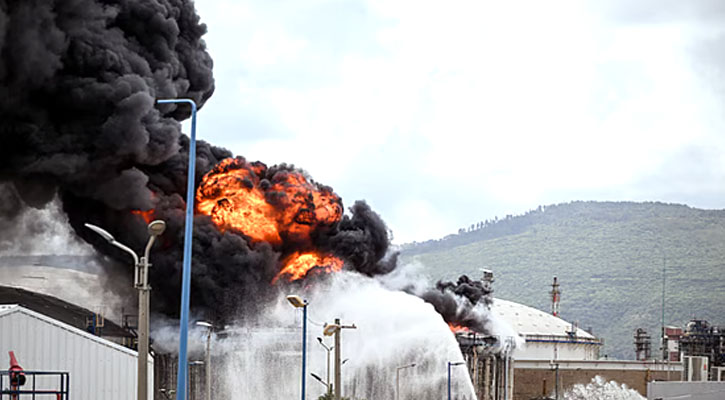 কুয়েতের তেলভর্তি জাহাজে ইরানের হামলা