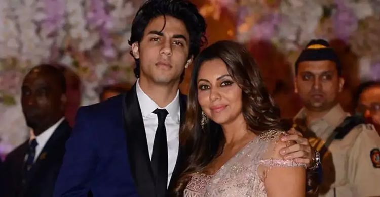 বাবাকে নয় ,মাকে উৎসর্গ করতে চাই জীবনের প্রথম পুরস্কার: আরিয়ান