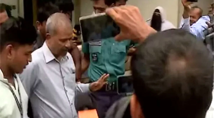 মাইলস্টোনে তোপের মুখে আইন উপদেষ্টা