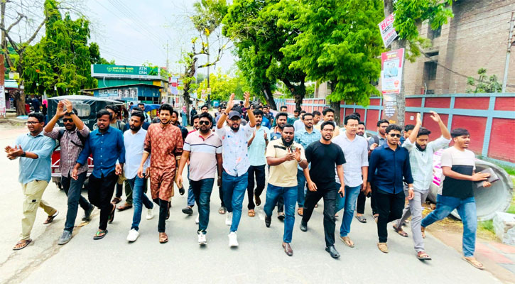 ছাত্রলীগের নেতাকর্মীদের বিচারের দাবিতে ছাত্রদলের বিক্ষোভ