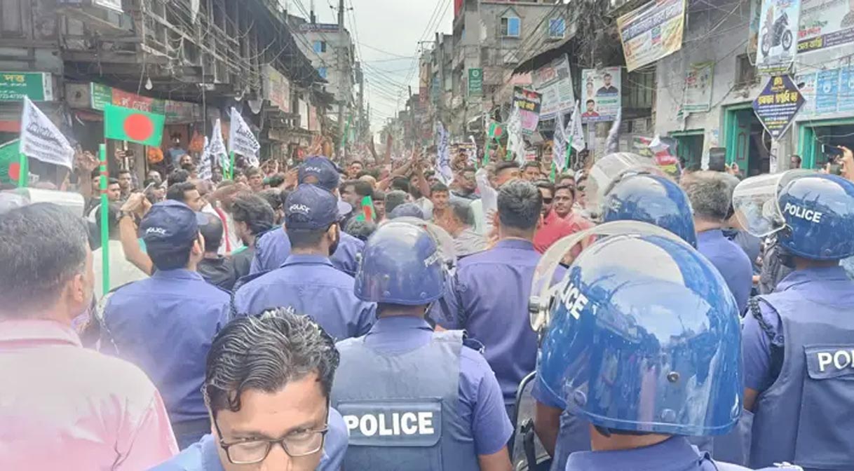 ভোলায় বিএনপি ও বিজেপি কর্মীদের সংঘর্ষে আহত ৫০