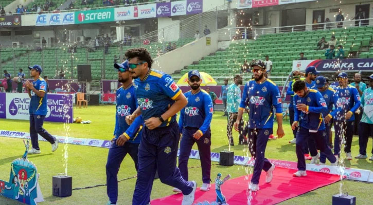 বিপিএলে ঢাকা ক্যাপিটালসের খেলোয়াড়দের টাকা দেবে কে?