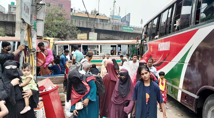 ঈদের পর দিনও ঘরমুখো মানুষের ভিড়