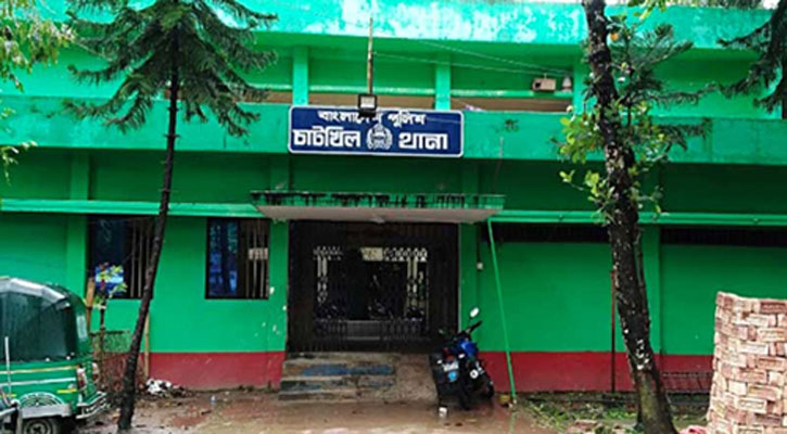 নোয়াখালীতে মা মোবাইল ভেঙে ফেলায় ফাঁস নিল কিশোরী