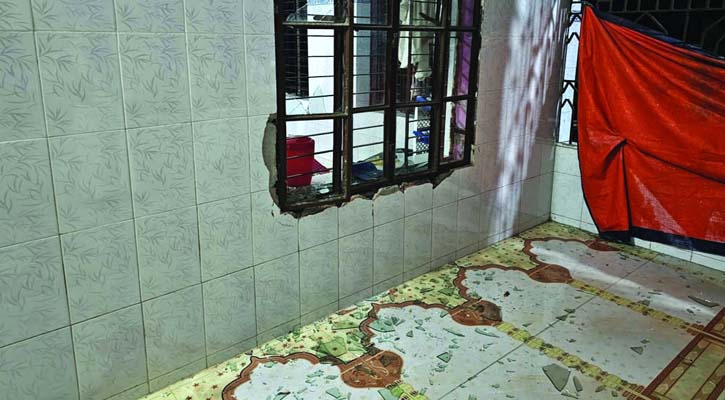 শবে বরাতে নামাজ চলাকালীন মসজিদে ঢুকে হামলা-ভাঙচুর