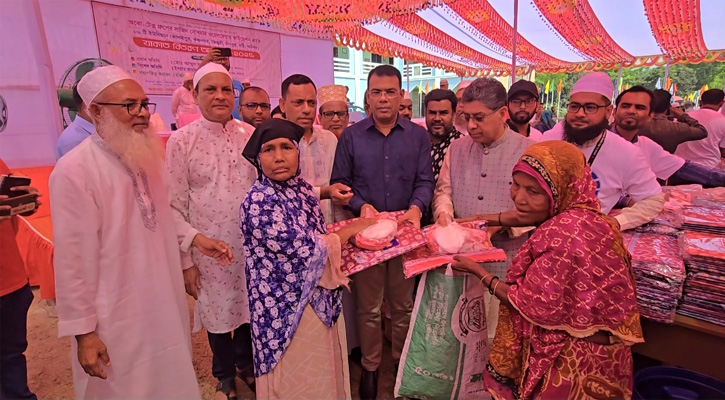শেষ মুহূর্তে হাসি ফুটল কয়েক হাজার নিম্ন আয়ের মানুষের মুখে