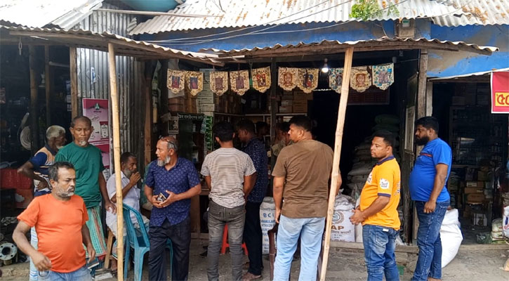 কৃষকের বরাদ্দের সার বিক্রির চেষ্টা, হাতেনাতে ধরা