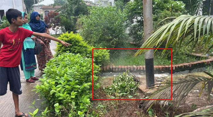 ফরিদপুরে মাটি ফেটে বের হচ্ছে ধোঁয়া, শোনা যাচ্ছে শোঁ শোঁ আওয়াজ