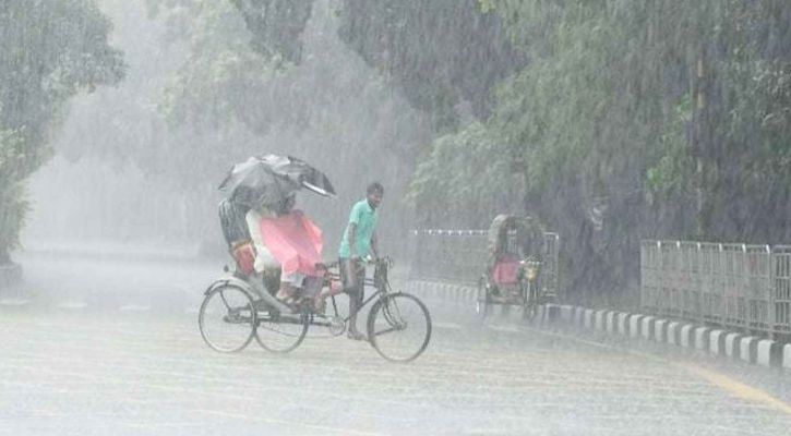 ৪ বিভাগে অতি ভারী বর্ষণের আভাস, ভূমিধসের শঙ্কা