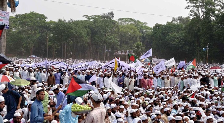 সোহরাওয়ার্দী উদ্যানের সমাবেশ থেকে নতুন কর্মসূচি ঘোষণা হেফাজতের