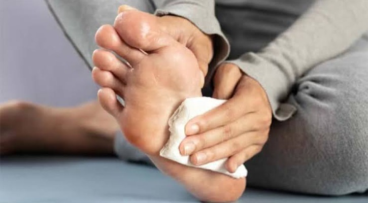 হাত-পা ঘেমে যাওয়া যেসব রোগের লক্ষণ