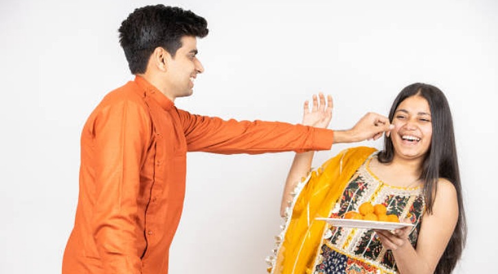 ভাই-বোনের সম্পর্কে দূরত্ব বাড়ছে? কীভাবে ঠিক করবেন