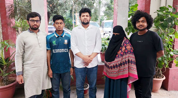 ডিবি কার্যালয়ে থেকে বেড়িয়ে সেই ছাত্রকে যা বললেন তথ্য উপদেষ্টা