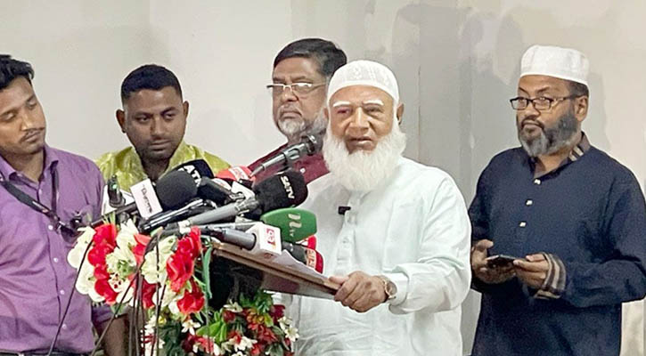 ‘জামায়াত নেতারা প্রমাণ করেছেন, দেশকে ভালোবাসলে কেউ পালিয়ে যায় না’