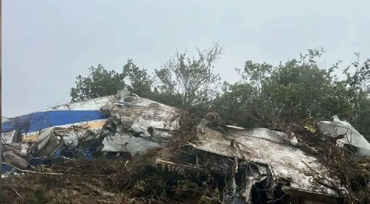 কলম্বিয়ায় উড়োজাহাজ বিধ্বস্তে দেশটির এমপিসহ নিহত ১৫