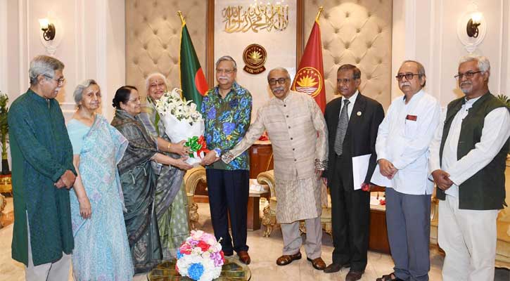 রাষ্ট্রপতির সঙ্গে ঘাতক দালাল নির্মূল কমিটির প্রতিনিধিদলের সাক্ষাৎ