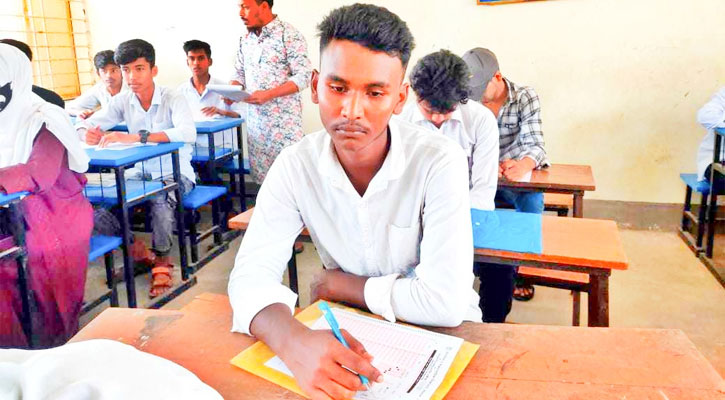 বাবার মরদেহ রেখে এসএসসি পরীক্ষায় অংশ নিল খাইরুল