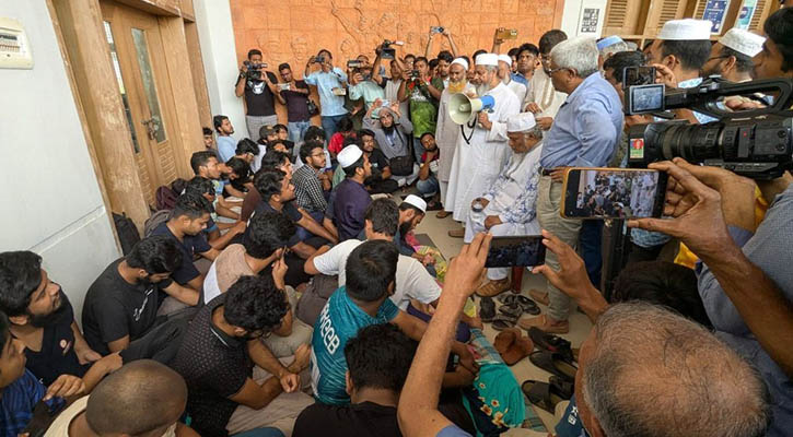 ‘জীবন দিয়ে হলেও উপাচার্যের অপসারণ’ চান কুয়েটের ৩২ ছাত্র