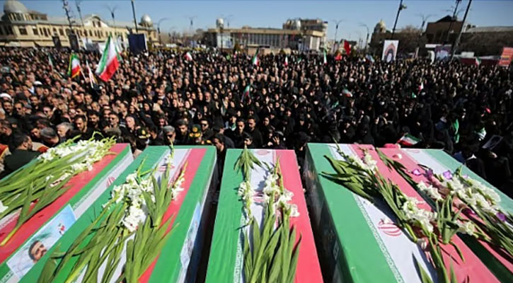 লারিজানি, বাসিজ প্রধান ও নৌ-সেনাদের জানাজা অনুষ্ঠিত