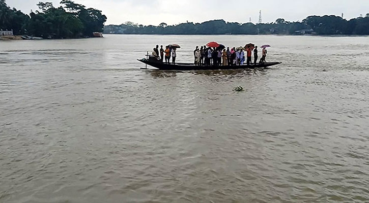 বরিশালে বিপৎসীমার ওপরে পাঁচ নদীর পানি