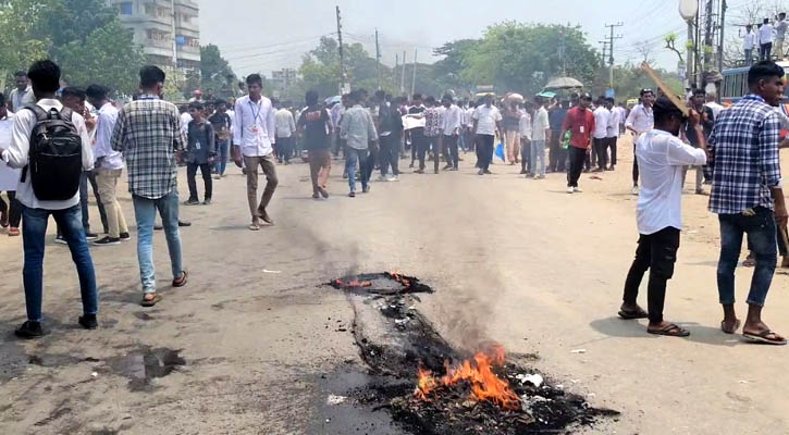 শিক্ষার্থীদের বিক্ষোভে ঢাকা-পাবনা মহাসড়কে তীব্র যানজট