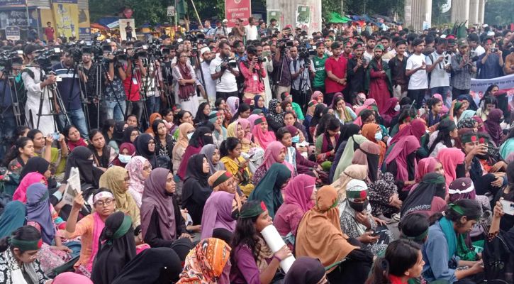 সব ক্যাম্পাসে শনিবার প্রতীকী বৈঠকের ডাক
