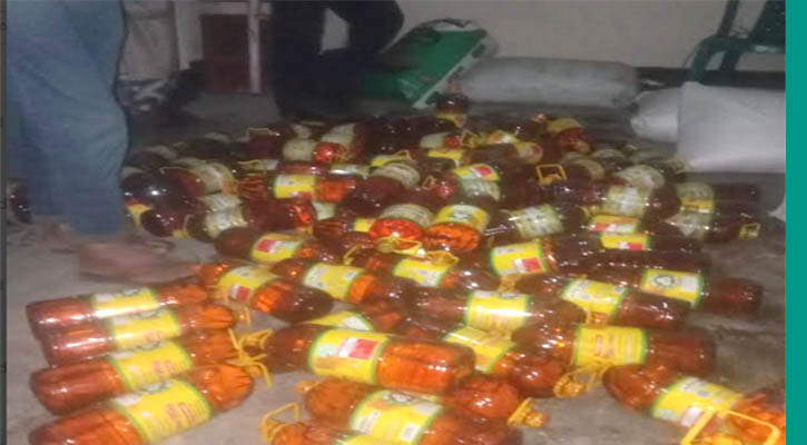 জয়পুরহাটে পাচারকালে টিসিবি’র পণ্য আটক