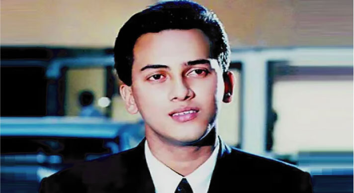 ‘প্রিয় নায়কের বুকে আমি নিজেই ছুরি চালাই’