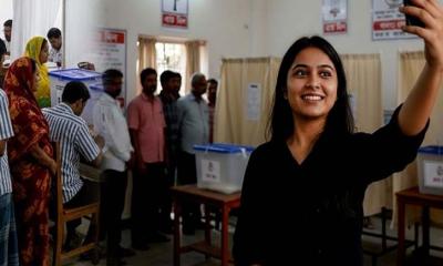 ভোটকেন্দ্রে সেলফি তোলা যাবে কি