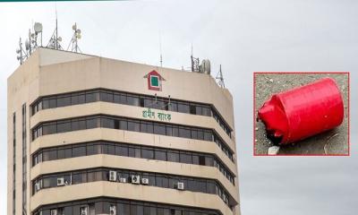 গ্রামীণ ব্যাংকের প্রধান কার্যালয়ের সামনে ককটেল বিস্ফোরণ