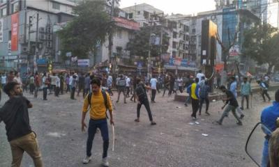 রাজধানীর ২ কলেজের শিক্ষার্থীদের দফায় দফায় সংঘর্ষ-সড়ক অবরোধ