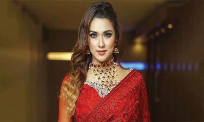 আদালতে হাজির হয়ে জামিন নিলেন চিত্রনায়িকা ববি