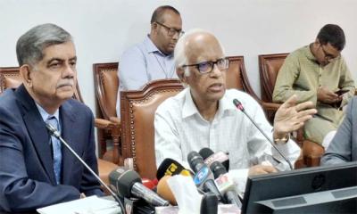 শপথ নিয়েই শিক্ষা মন্ত্রণালয়ে সি আর আবরার