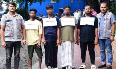 মোহাম্মদপুরে একই পরিবারের ৭ জনকে কুপিয়ে হত্যাচেষ্টা, গ্রেপ্তার ৪