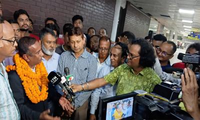 ১৭ বছর পর দেশে ফিরলেন আশিক ইসলাম