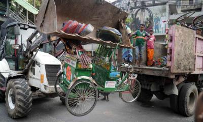 অটোরিকশা বন্ধে কঠোর অবস্থানে ডিএনসিসি