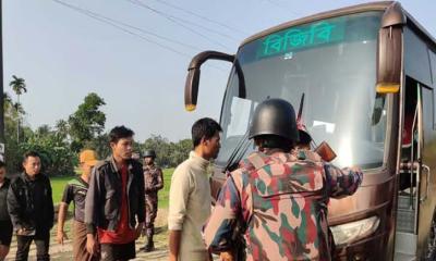 পালিয়ে আসা ১০০ বিজিপি সদস্যকে টেকনাফে স্থানান্তর