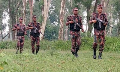  সীমান্তে আটক ৬ বাংলাদেশিকে ফেরত দিল বিএসএফ