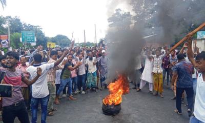 পাল্টাপাল্টি ধাওয়া, মসজিদে আশ্রয় নিয়েছেন পুলিশ সদস্যরা