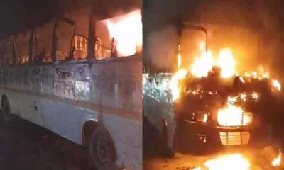 মানিকগঞ্জে মধ্যরাতে স্কুলবাসে আগুন, ঘুমন্ত চালক দগ্ধ