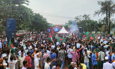 ‘জুলাই পুনর্জাগরণ’ অনুষ্ঠানস্থলে গ্যাস বেলুন বিস্ফোরণ, আহত ১০