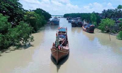 বরগুনায় শেকলে বন্দী জেলের জীবন