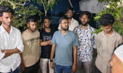 নতুন দল পরিচালনার জন্য চাঁদা দাবি, ৮ জনকে পুলিশে দিল জনতা